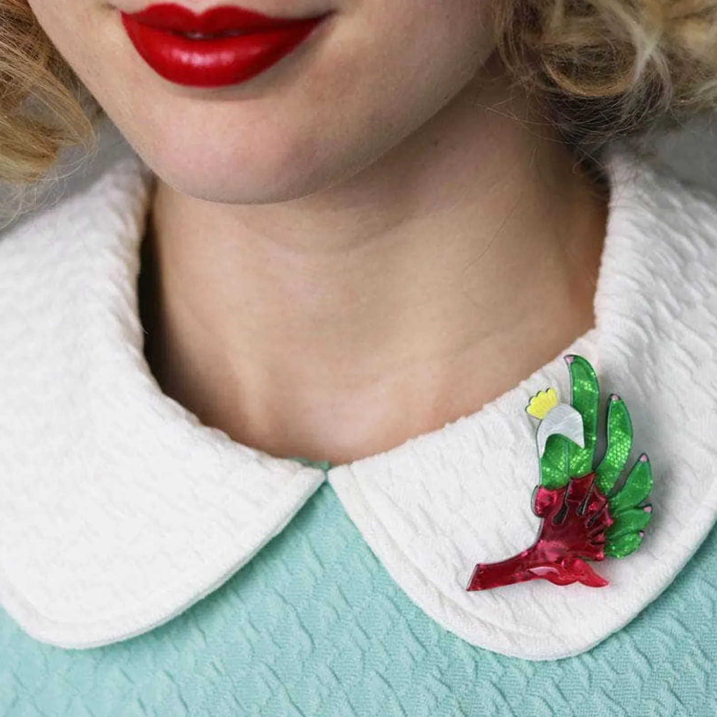 Bouncing Botannical Flower Brooch