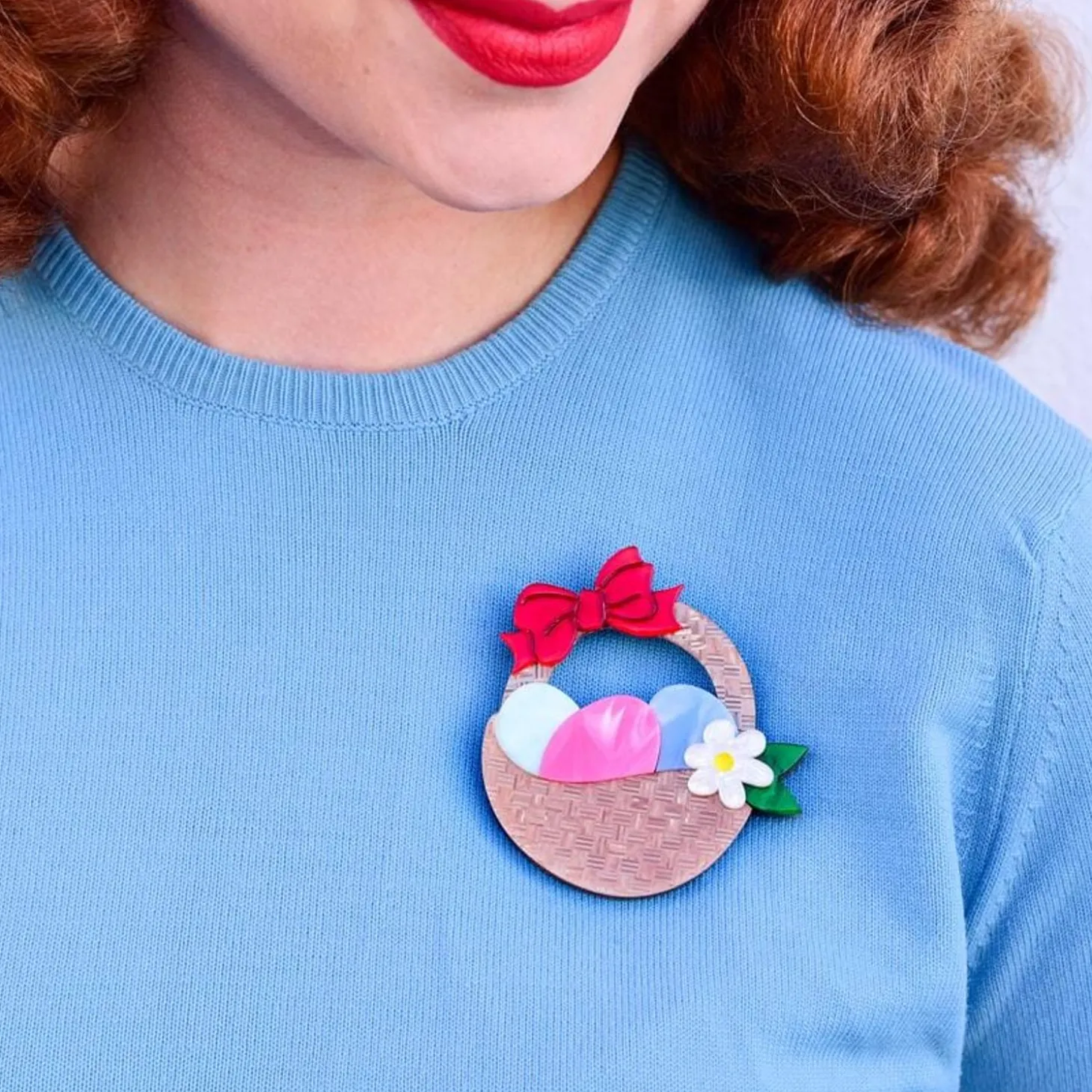 Egg Hunter'S Hamper Brooch