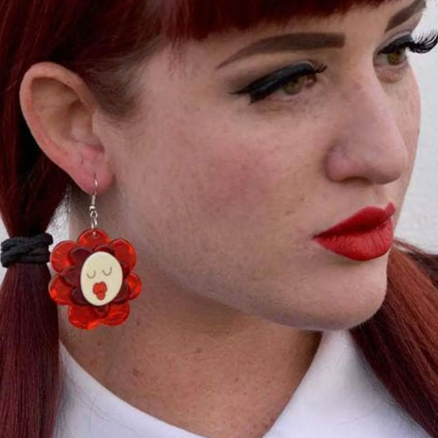 Helen?S Humming Flowers Earrings