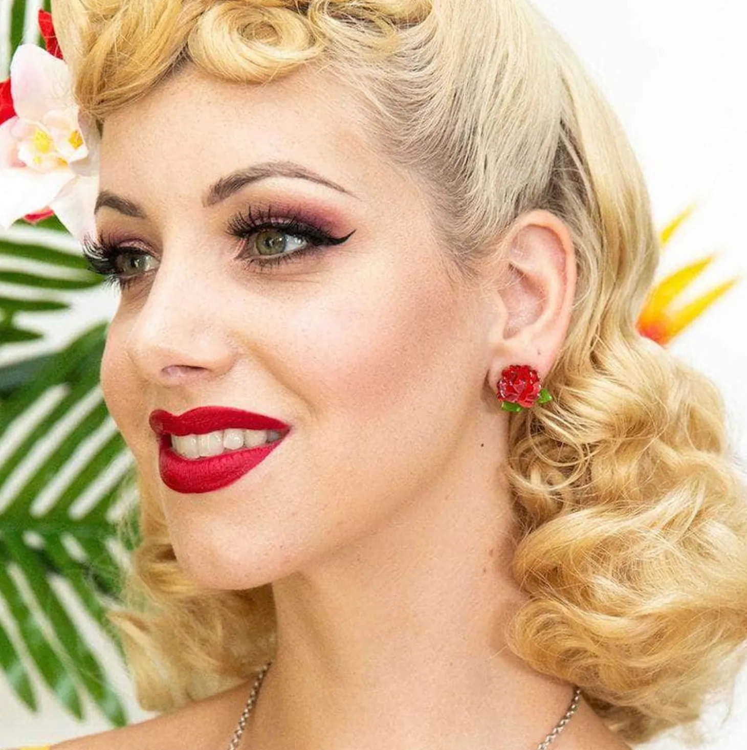 Juliet'S Blooms Rose Earrings