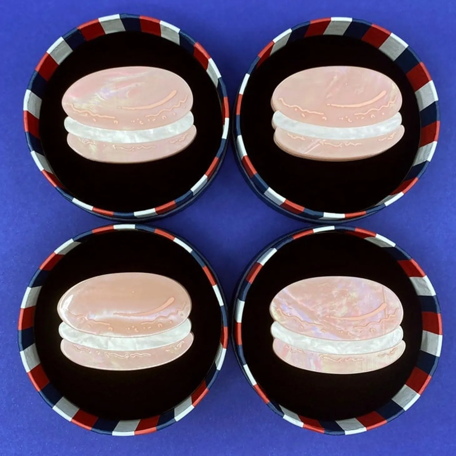 Magnifique Macaron Brooch