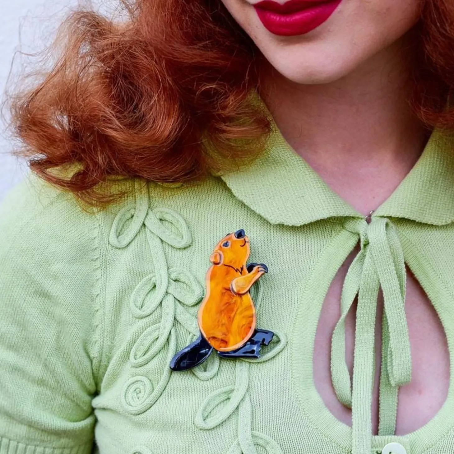 Mr. Beaver'S Bark Brooch