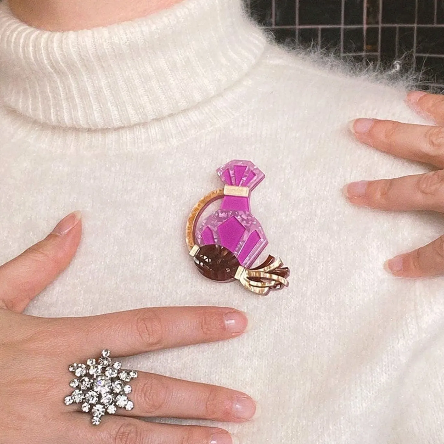 Parfum D'Erstwilder Brooch