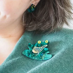 Pod Dweller Brooch