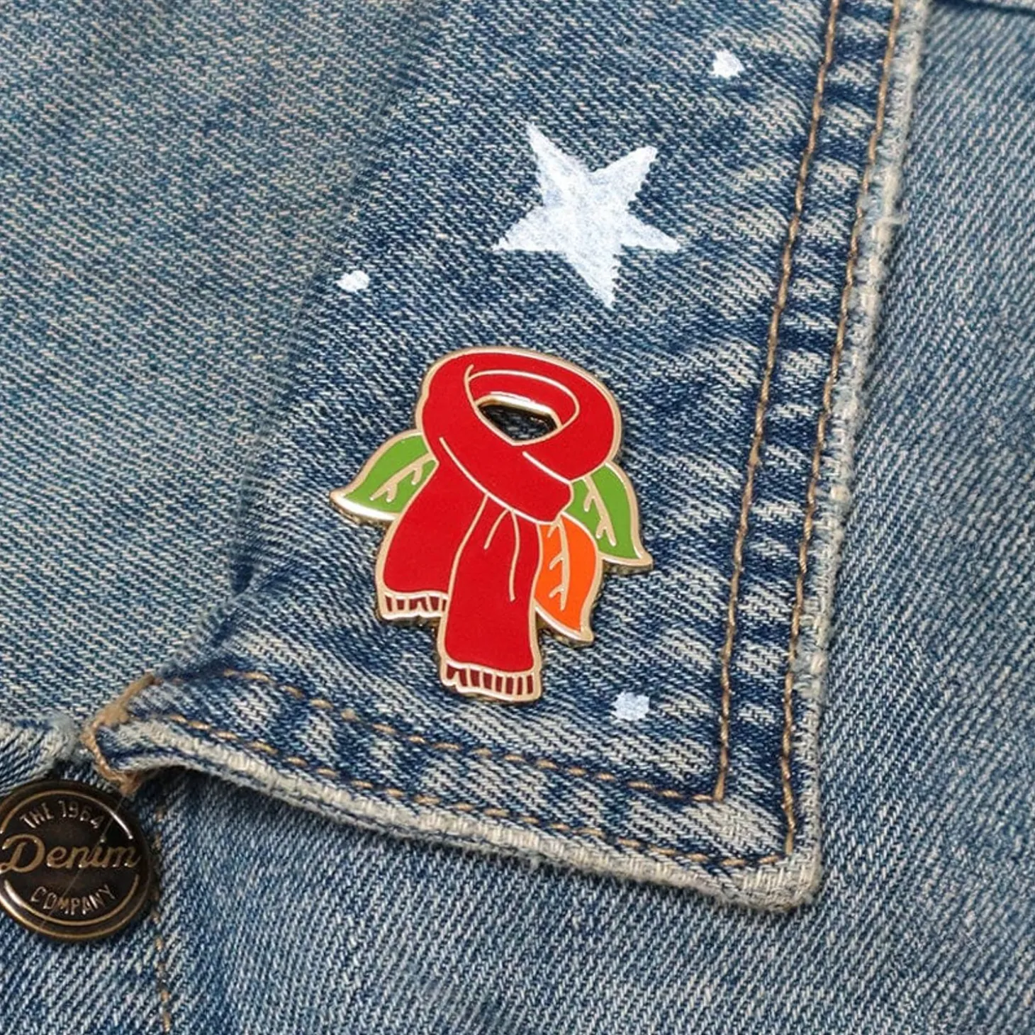 Scarf Souvenir Enamel Pin