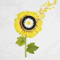 She Loves Me Daisy Brooch