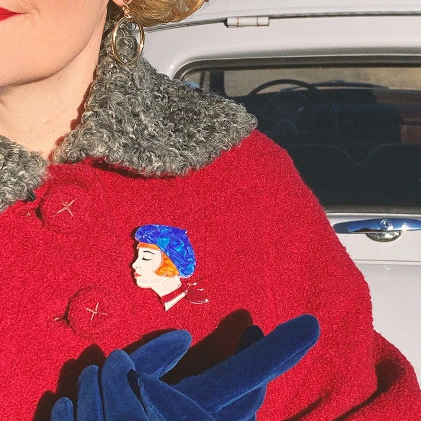 Tres Chic Brooch - Blue