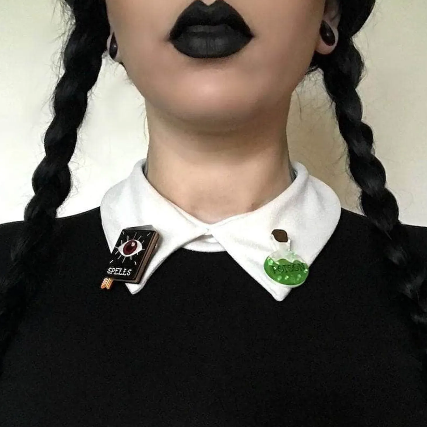 Witch'S Brew Brooch Set